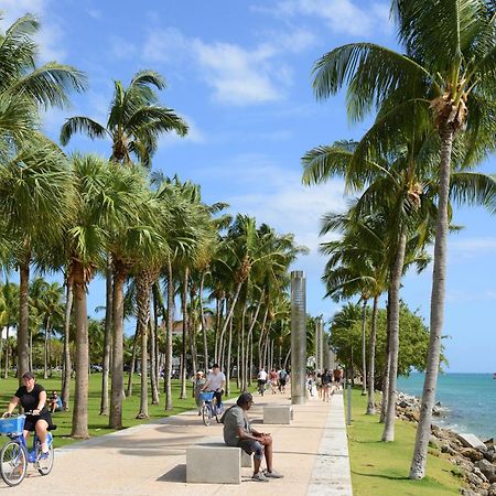Beachfront Bentley Hotel One Bedroom Suite With Balcony And Beach Access Miami Beach Esterno foto