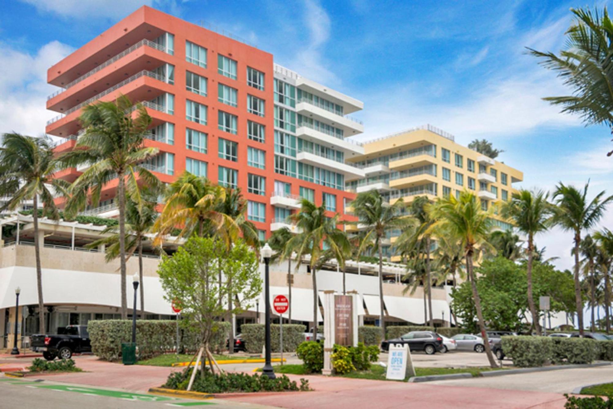 Beachfront Bentley Hotel One Bedroom Suite With Balcony And Beach Access Miami Beach Esterno foto