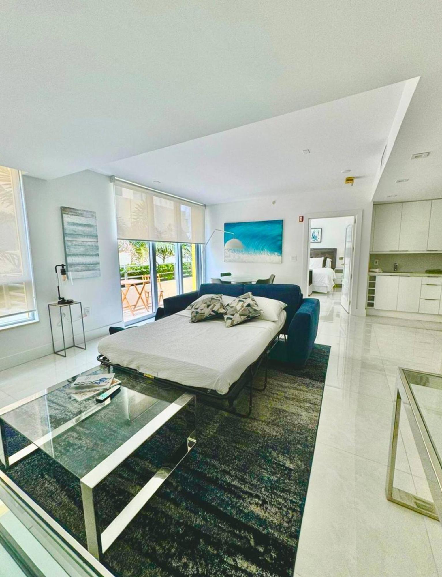 Beachfront Bentley Hotel One Bedroom Suite With Balcony And Beach Access Miami Beach Esterno foto
