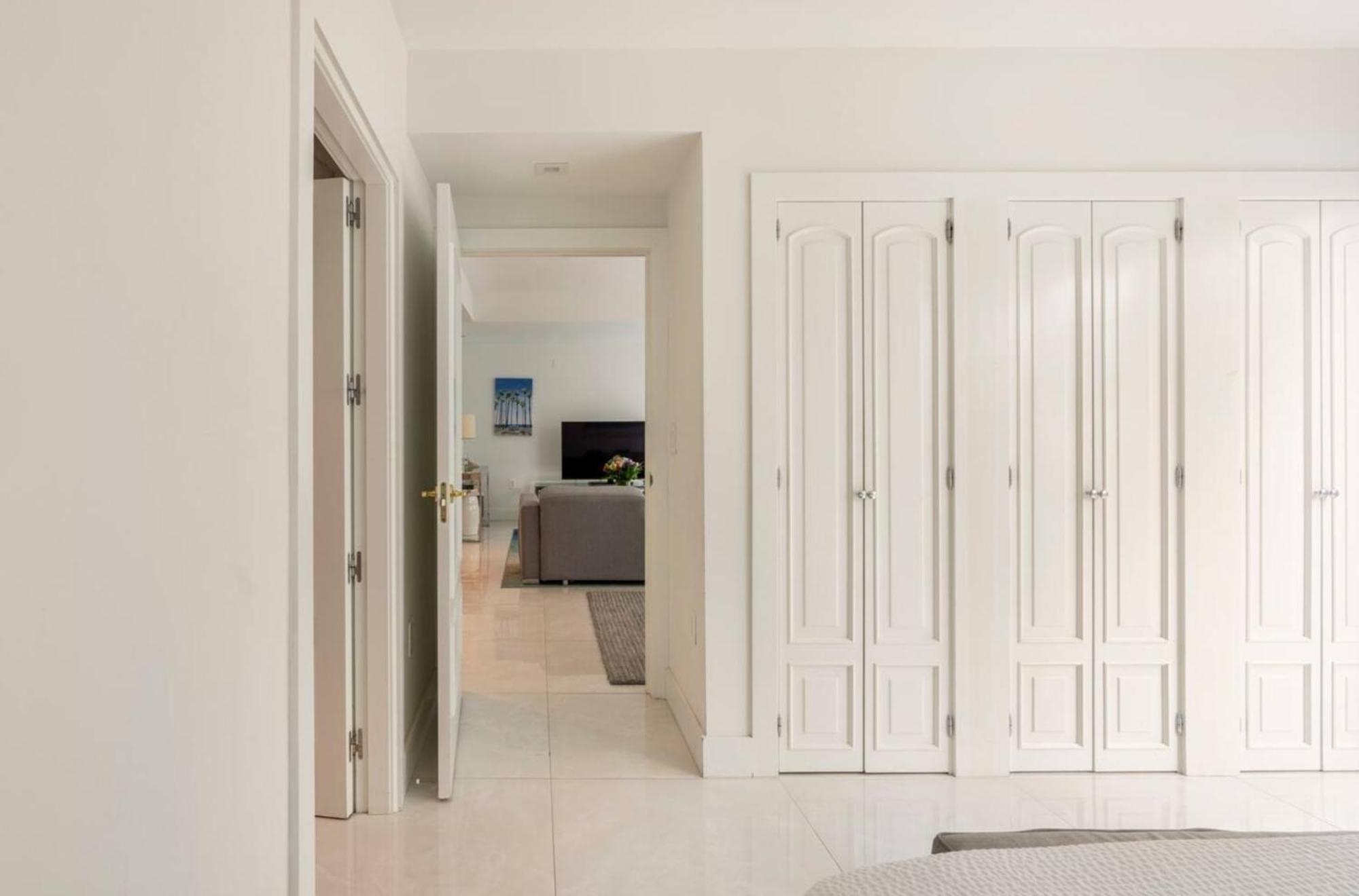 Beachfront Bentley Hotel One Bedroom Suite With Balcony And Beach Access Miami Beach Esterno foto